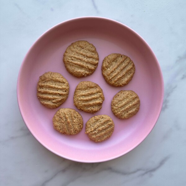 https://reallittlemeals.com/wp-content/uploads/2023/03/peanut-butter-cookies-scaled-600x600.jpg