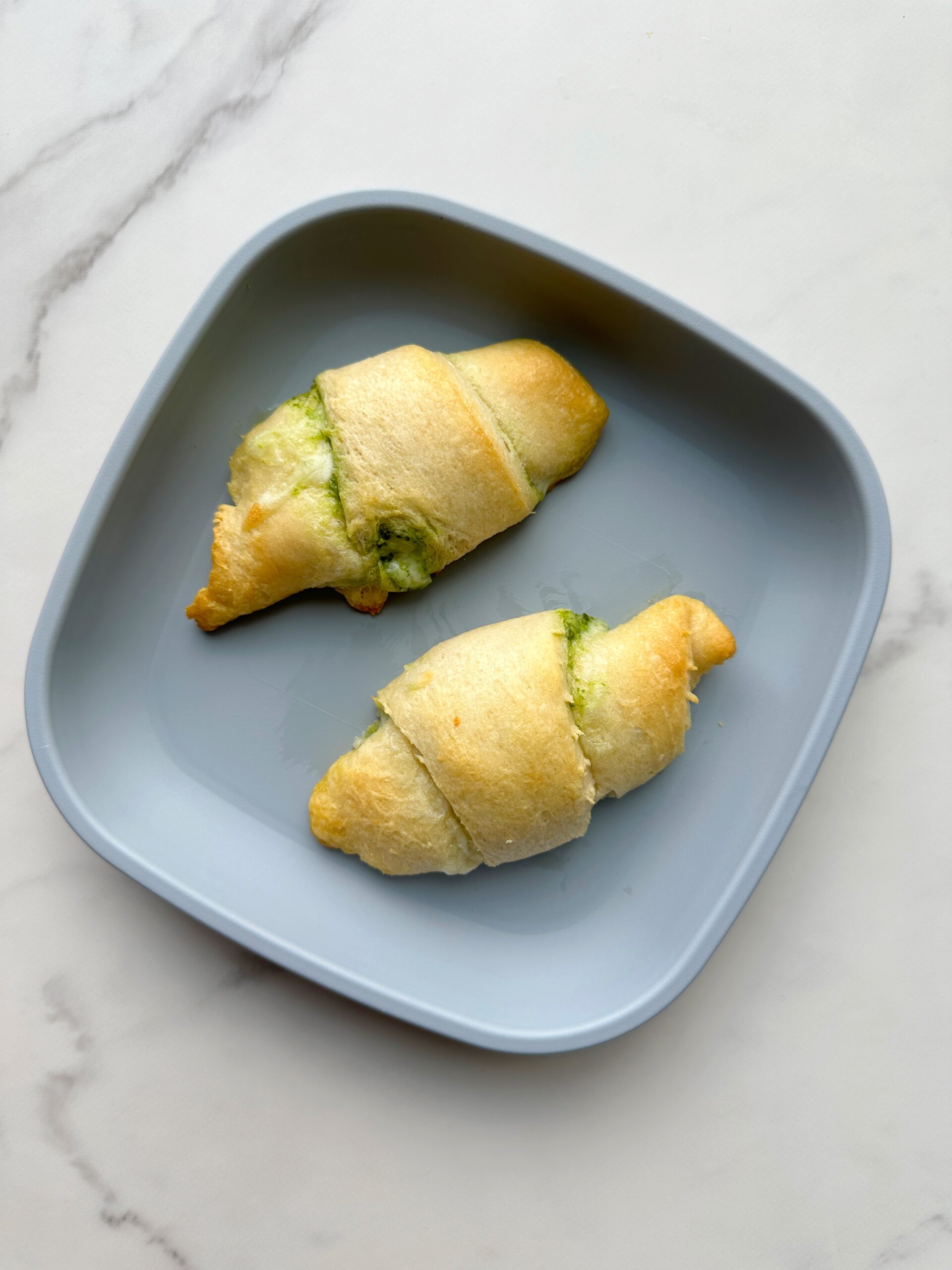 Spinach Pesto Mozzarella Roll-Ups