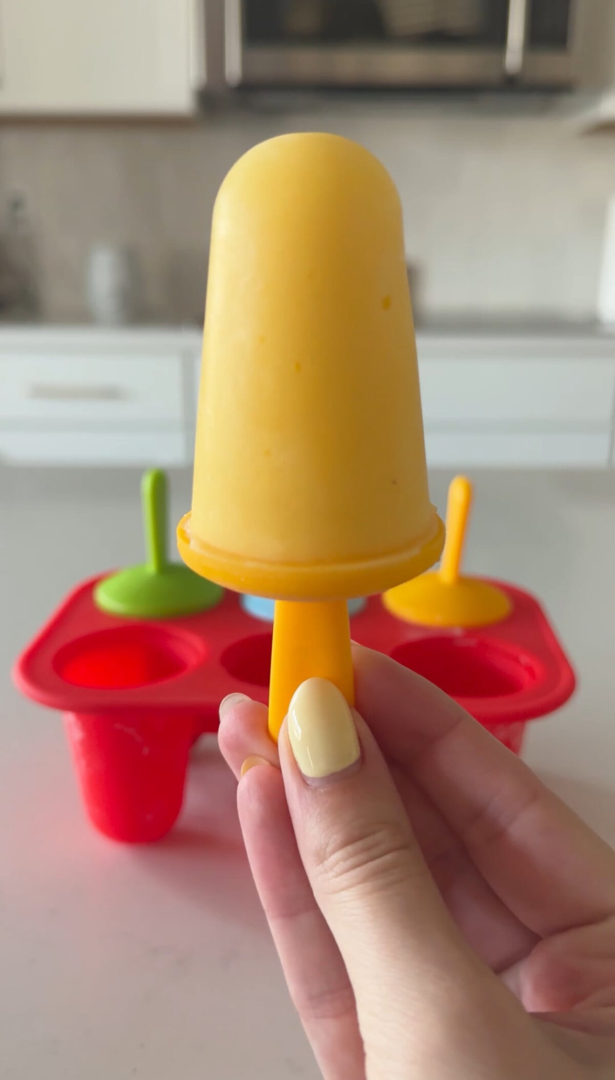 A healthy breakfast smoothie pop